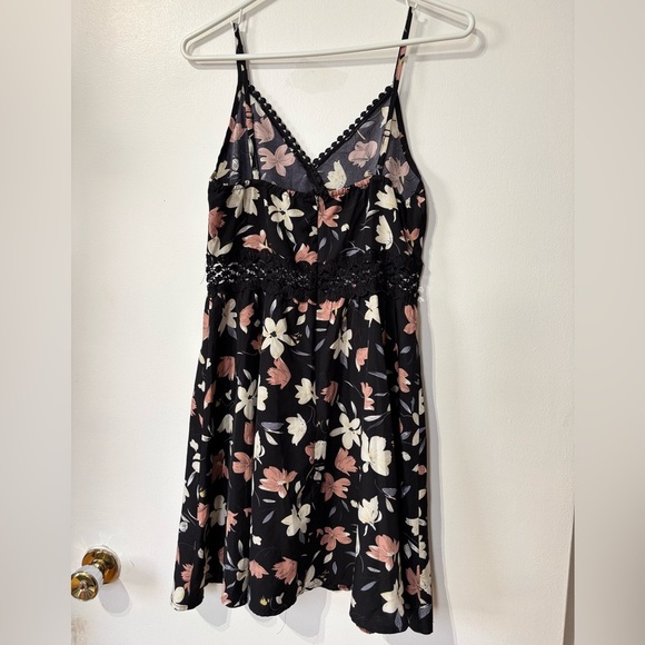 🎉3/25$🎉 🌸 SHEIN Black Floral Sleeveless Sundress – Size Medium 🌸 - Picture 5 of 5